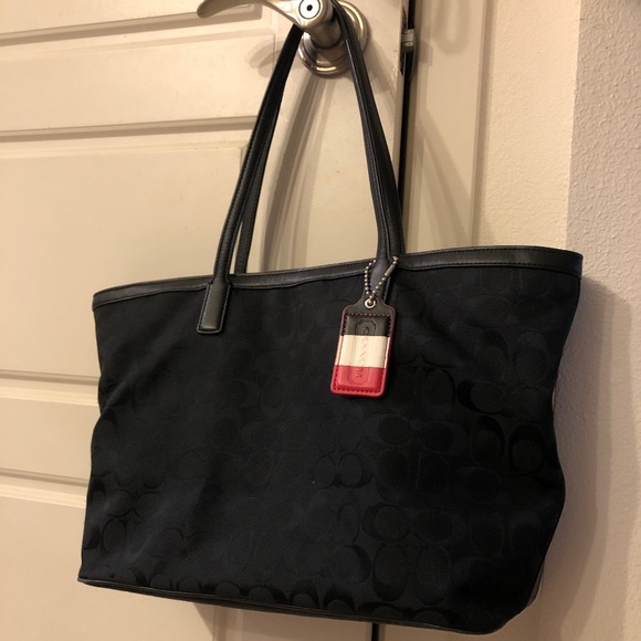 ** Coach ** Large Black Tote - Picture 1 of 7
